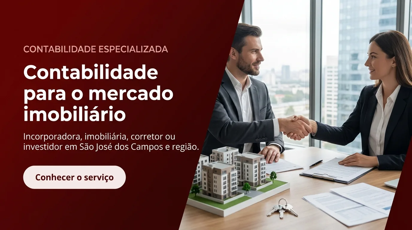 Aperto de mãos sobre a mesa com maquete de prédios e documentos, estruturação de holding familiar e contabilidade para o mercado imobiliário em São José dos Campos